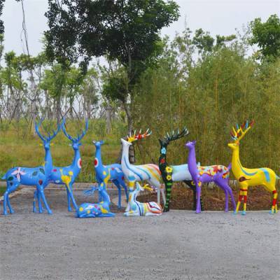 廣西玻璃鋼動(dòng)物雕塑廠家 打造樓盤景觀中的詩意鹿群雕塑小品